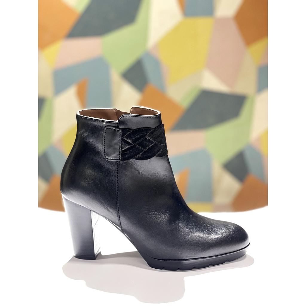 BOTÍN TACÓN TRENZADO