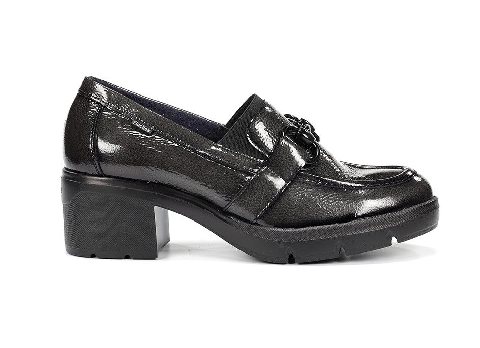 MOCASÍN CHAROL CADENA TACÓN