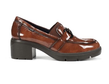 MOCASÍN CHAROL CADENA TACÓN